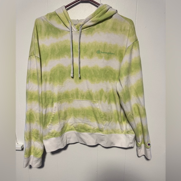 Champion Tops - Women’s champion hoodie size XL